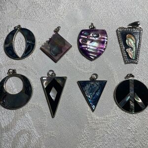 Lot: vintage pendants